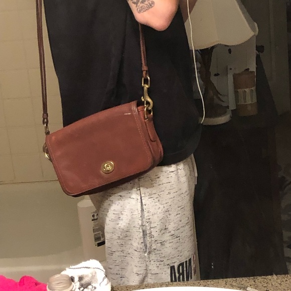 Leather Coach shoulder purse - Picture 6 of 8